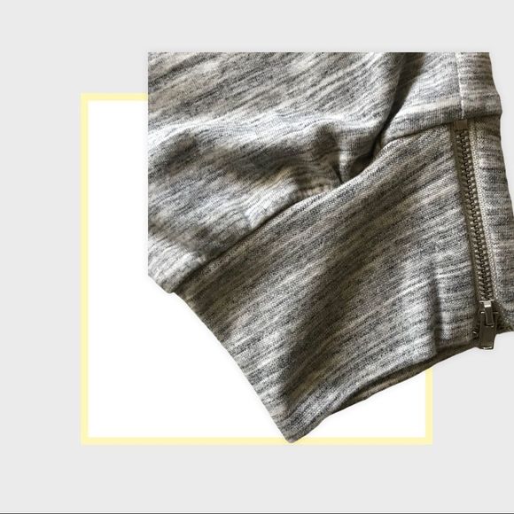 NY & C Athleisure Set Gray & White Short Sleeve Top Mid Calf Pants Size S - Picture 5 of 7